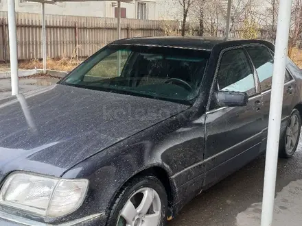 Mercedes-Benz S 320 1996 года за 2 200 000 тг. в Жанаозен – фото 2