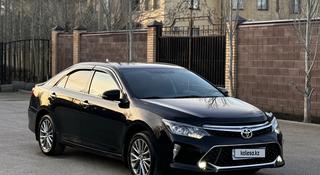 Toyota Camry 2018 года за 13 800 000 тг. в Актобе