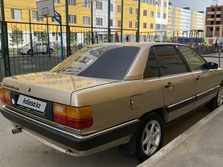 Audi 100