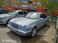 Mercedes-Benz E 230 1997 года за 2 850 000 тг. в Астана – фото 4