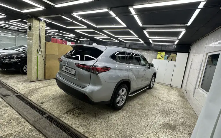 Toyota Highlander 2020 года за 19 000 000 тг. в Астана