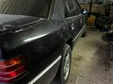 Mercedes-Benz E 260 1991 годаfor1 300 000 тг. в Актау – фото 4