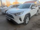 Toyota RAV4 2022 годаүшін12 200 000 тг. в Актобе – фото 2