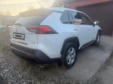 Toyota RAV4 2022 годаүшін12 200 000 тг. в Актобе – фото 3
