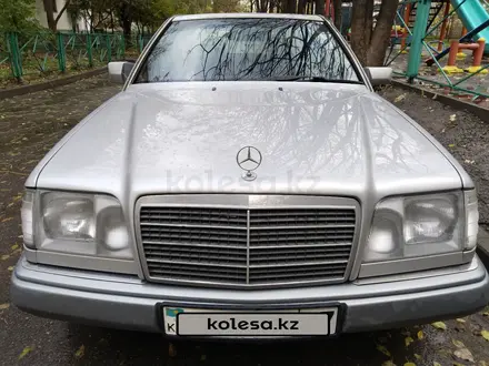 Mercedes-Benz E 220 1994 года за 2 843 000 тг. в Шымкент – фото 35