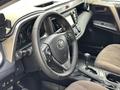 Toyota RAV4 2016 года за 9 500 000 тг. в Актобе – фото 13