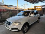 Volkswagen Touareg 2005 года за 4 500 000 тг. в Шымкент