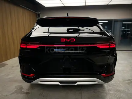 BYD Song Plus Flagship 150 DM-i 2025 года за 16 600 000 тг. в Астана – фото 2