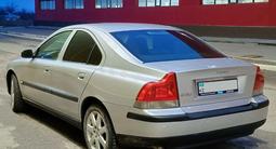 Volvo S60 2004 года за 3 300 000 тг. в Актобе – фото 2