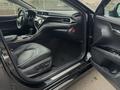 Toyota Camry 2018 года за 14 400 000 тг. в Алматы – фото 13