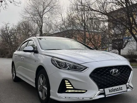 Hyundai Sonata 2021 года за 9 800 000 тг. в Шымкент – фото 2