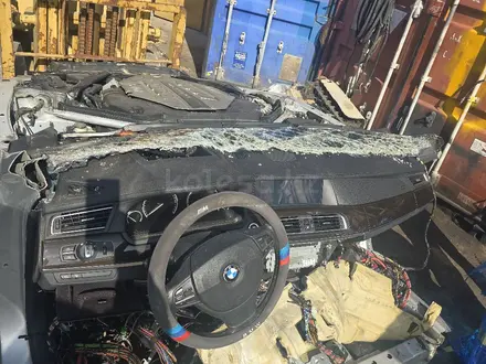 Bmw f01 панель за 130 000 тг. в Шымкент