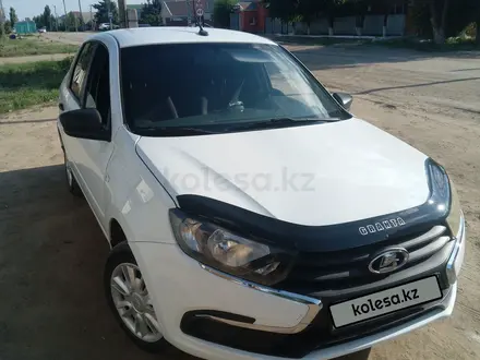 ВАЗ (Lada) Granta 2190 2019 года за 3 500 000 тг. в Актобе – фото 2