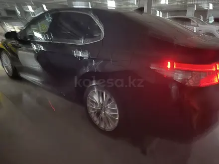 Toyota Camry 2019 года за 14 500 000 тг. в Астана – фото 3