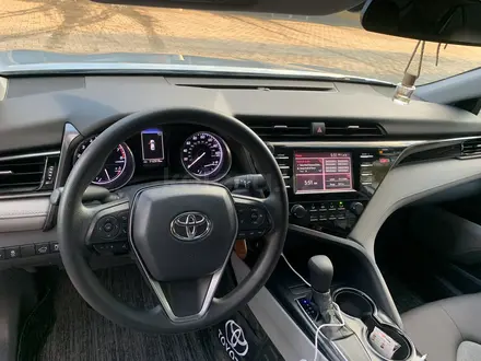 Toyota Camry 2019 года за 9 700 000 тг. в Уральск – фото 6