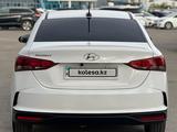 Hyundai Accent 2021 года за 7 100 000 тг. в Актобе – фото 5
