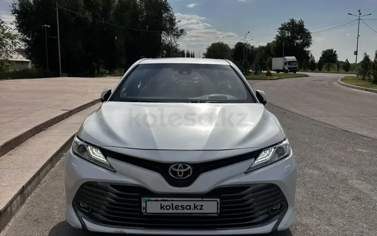Toyota Camry 2018 года за 14 500 000 тг. в Тараз
