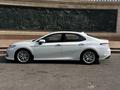 Toyota Camry 2018 года за 14 500 000 тг. в Тараз – фото 2