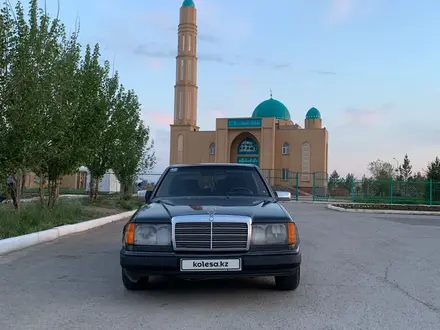 Mercedes-Benz E 200 1992 года за 1 800 000 тг. в Караганда