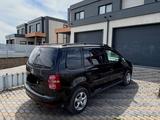Volkswagen Touran 2007 года за 4 500 000 тг. в Астана – фото 4