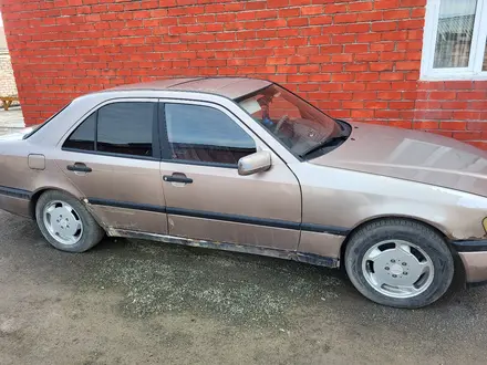 Mercedes-Benz C 180 1994 года за 900 000 тг. в Экибастуз – фото 2