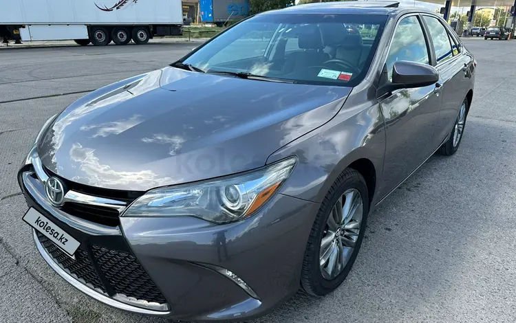 Toyota Camry 2016 года за 6 800 000 тг. в Атырау