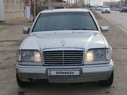 Mercedes-Benz E 220 1995 года за 2 600 000 тг. в Кызылорда – фото 3