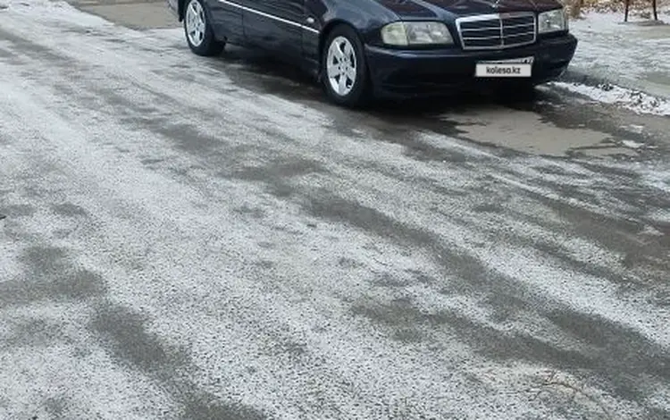 Mercedes-Benz C 200 1998 годаfor2 500 000 тг. в Павлодар