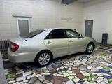 Toyota Camry 2004 года за 3 800 000 тг. в Алматы – фото 3