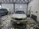Toyota Camry 2004 года за 3 800 000 тг. в Алматы – фото 2