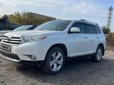 Toyota Highlander 2011 года за 13 500 000 тг. в Семей