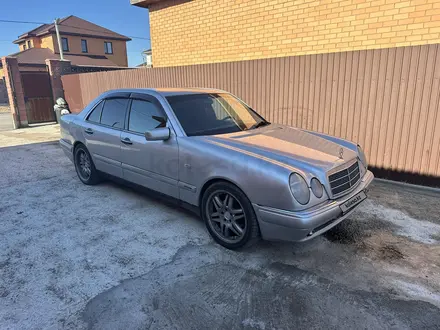 Mercedes-Benz E 320 1997 года за 3 800 000 тг. в Астана