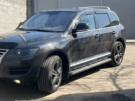 Volkswagen Touareg 2008 года за 7 000 000 тг. в Алматы – фото 2