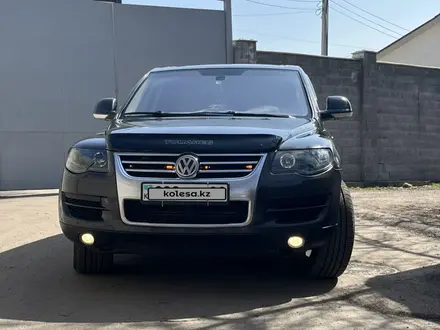 Volkswagen Touareg 2008 года за 7 000 000 тг. в Алматы – фото 5