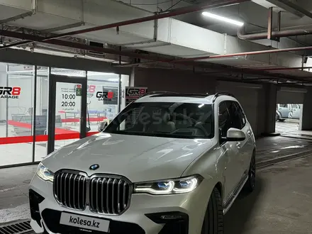 BMW X7 2020 года за 40 000 000 тг. в Астана – фото 2