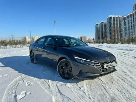 Hyundai Elantra 2022 года за 11 900 000 тг. в Астана