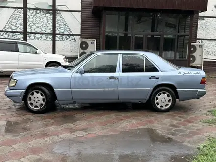 Mercedes-Benz E 230 1991 года за 1 250 000 тг. в Алматы – фото 4