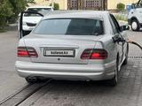 Mercedes-Benz E 320 1999 года за 3 500 000 тг. в Тараз – фото 3