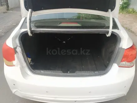Chevrolet Cruze 2015 года за 2 000 000 тг. в Алматы – фото 4