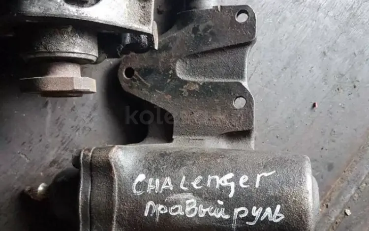 Митсубиси челенжер правый руль рулевая колонка за 25 000 тг. в Алматы