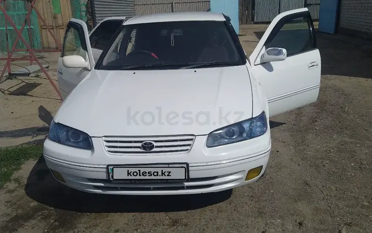 Toyota Camry 1997 годаүшін3 500 000 тг. в Семей