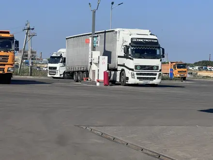 Volvo  FH 1997 года за 15 800 000 тг. в Шымкент – фото 2