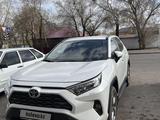 Toyota RAV4 2021 года за 17 200 000 тг. в Павлодар – фото 2