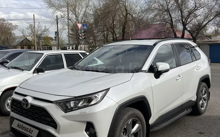 Toyota RAV4 2021 года за 16 200 000 тг. в Астана