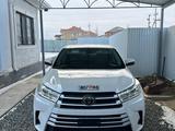 Toyota Highlander 2018 года за 13 500 000 тг. в Атырау