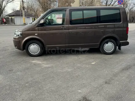 Volkswagen Caravelle 2014 года за 17 900 000 тг. в Алматы – фото 10