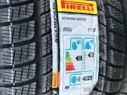 Pirelli Scorpion Winter RFT Передние 275/40 R21 Задние 315/35 R21 за 255 000 тг. в Алматы