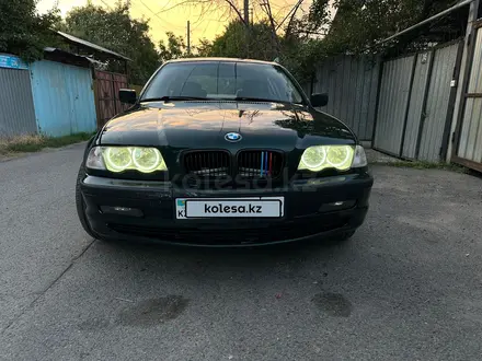 BMW 328 1999 года за 2 700 000 тг. в Алматы