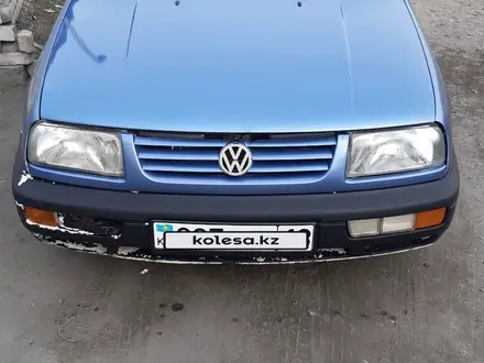 Volkswagen Vento 1992 года за 1 350 000 тг. в Семей – фото 3