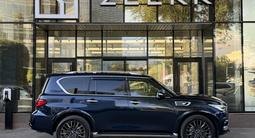 Infiniti QX80 Luxe ProActive 2022 года за 26 490 000 тг. в Алматы – фото 3